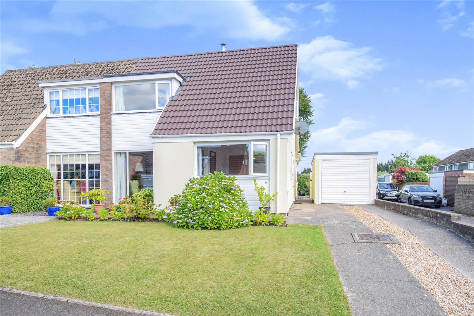 Bryn Siriol, Ty Isaf, Caerphilly, CF83 2AJ Brinsons